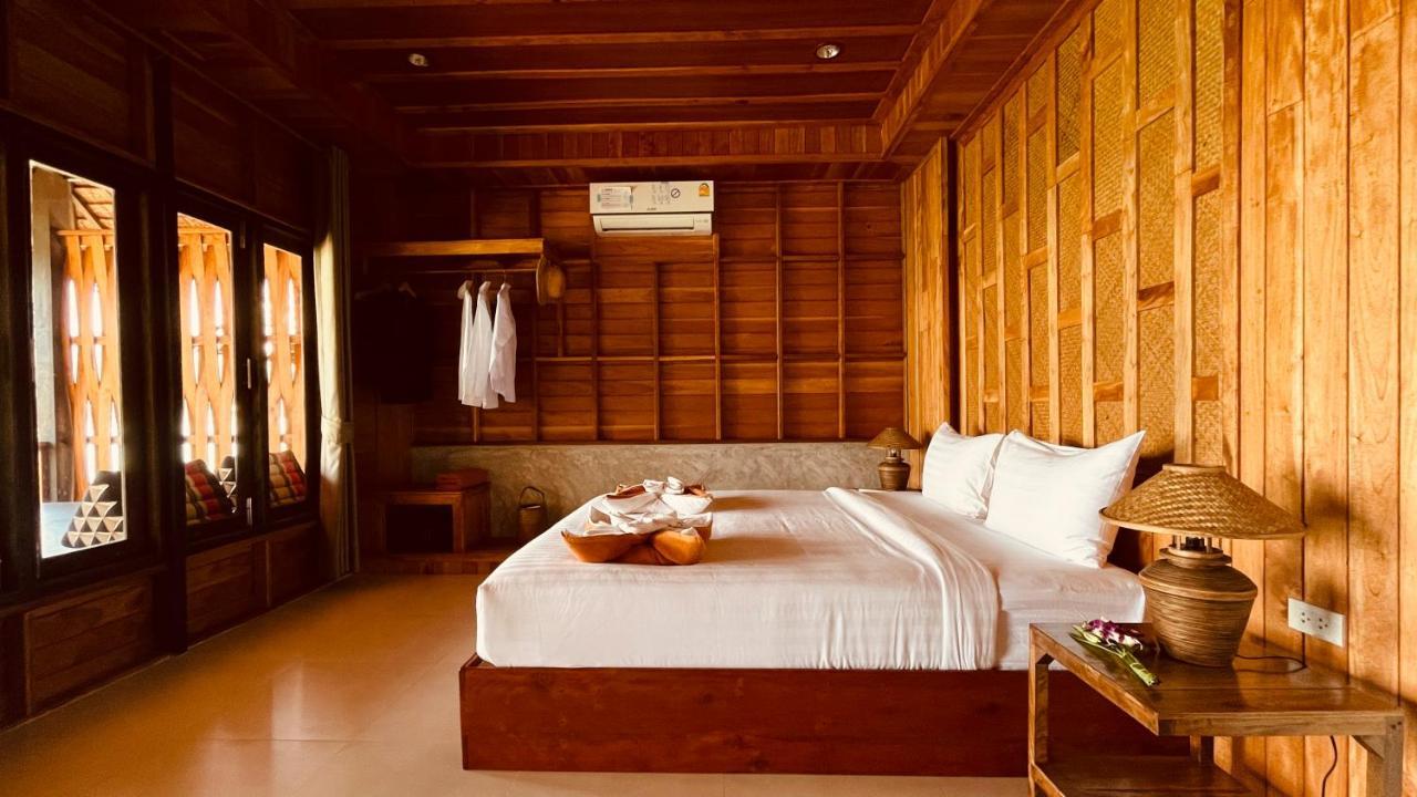 Koh Tao Relax Freedom Beach Resort Exterior photo